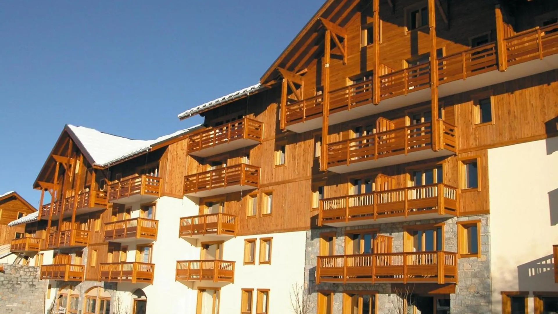 Spacious Apartment 500 M From The Slopes Of Les Sybelles Fontcouverte-la-Toussuire