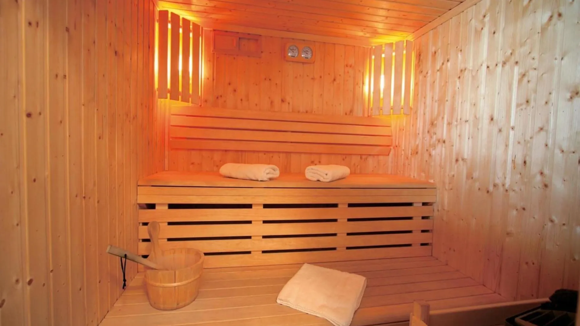 Spacious Apartment 500 M From The Slopes Of Les Sybelles Fontcouverte-la-Toussuire