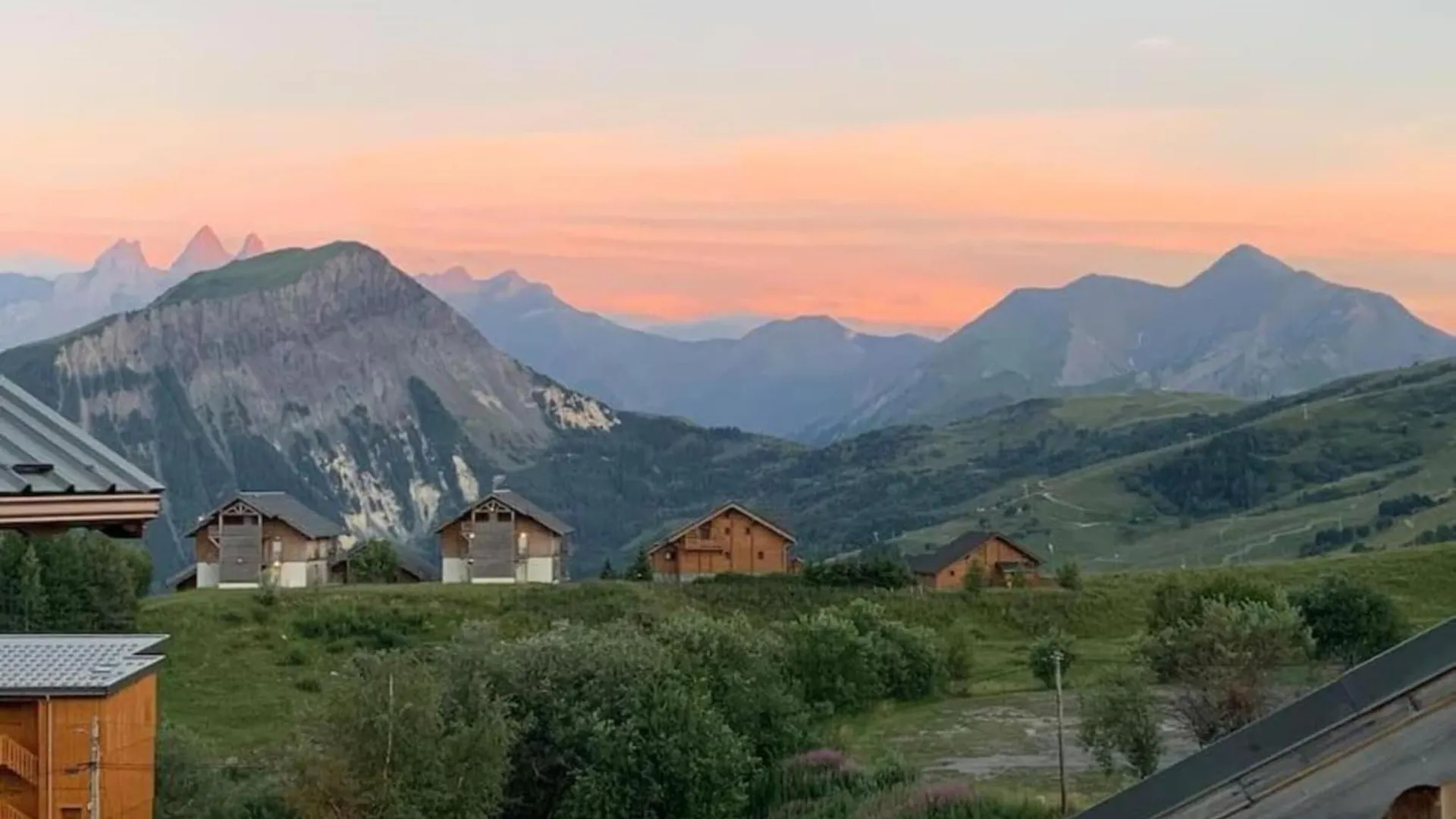 Spacious Apartment 500 M From The Slopes Of Les Sybelles Fontcouverte-la-Toussuire France